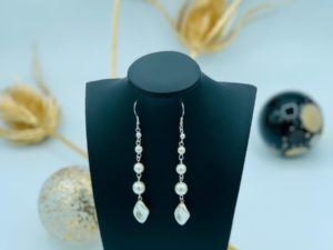 Boucles d’oreilles perle en verre blanc